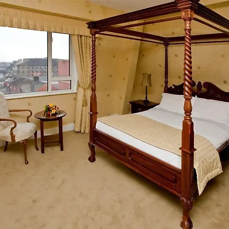 Lawlors Hotel
