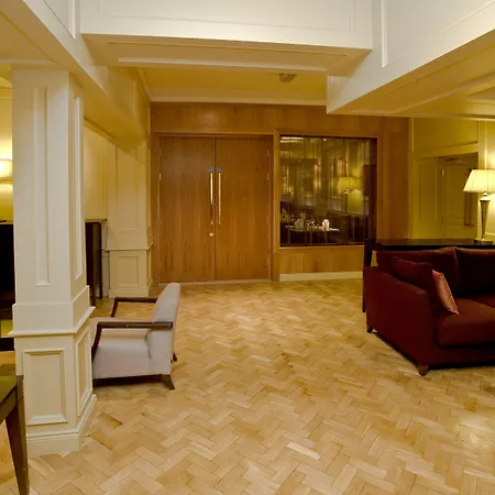 Lawlors Hotel