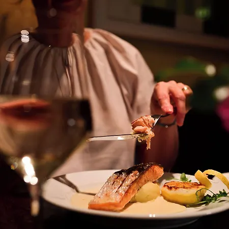 Lawlors 3* Dungarvan (Waterford)