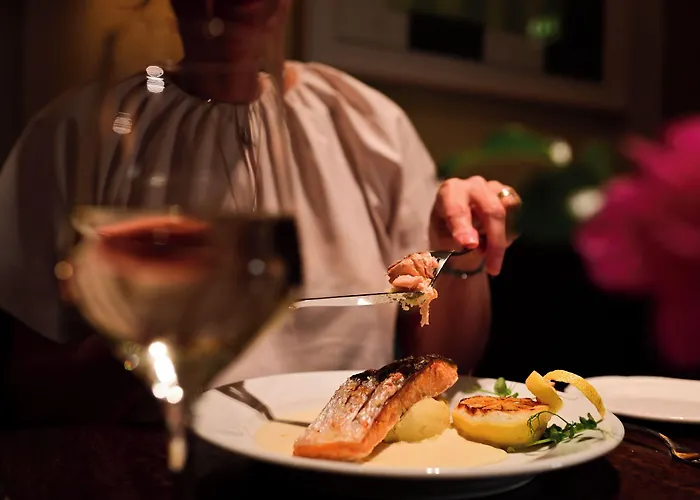 Lawlors 3* Dungarvan (Waterford)